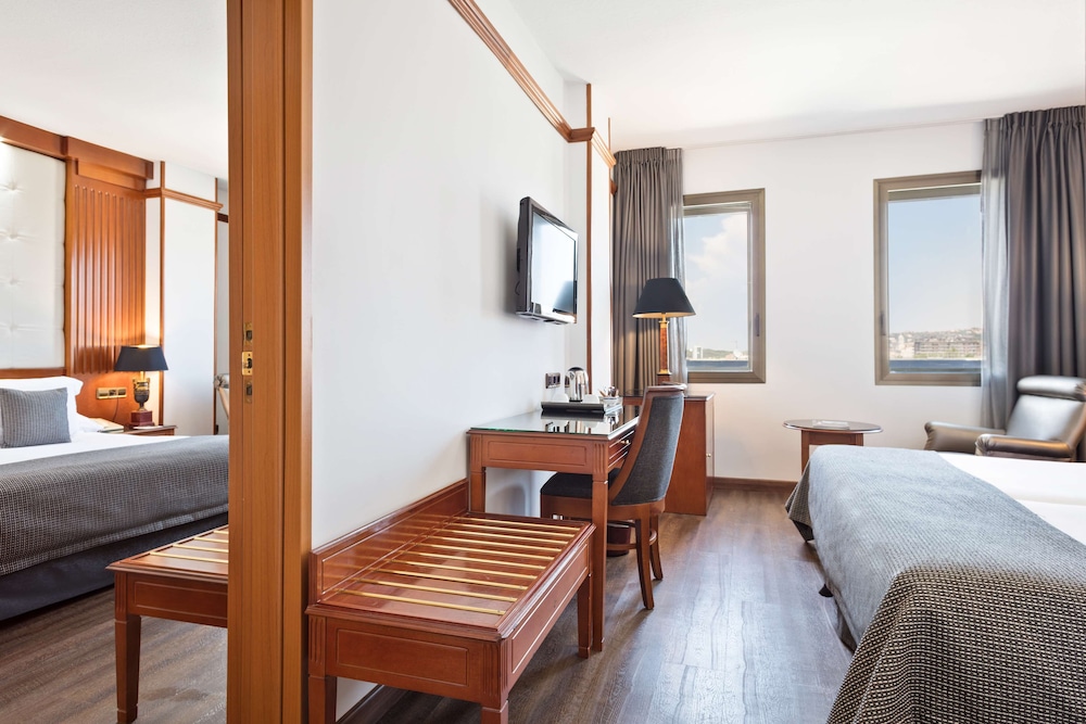 Best Western Premier CMC Girona 23