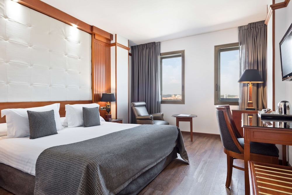 Best Western Premier CMC Girona 22