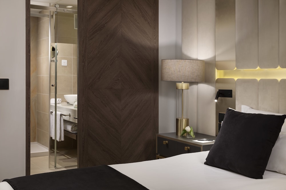 Meliá Castilla 16