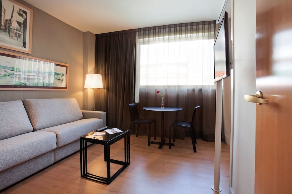 Atenea Barcelona Aparthotel 23