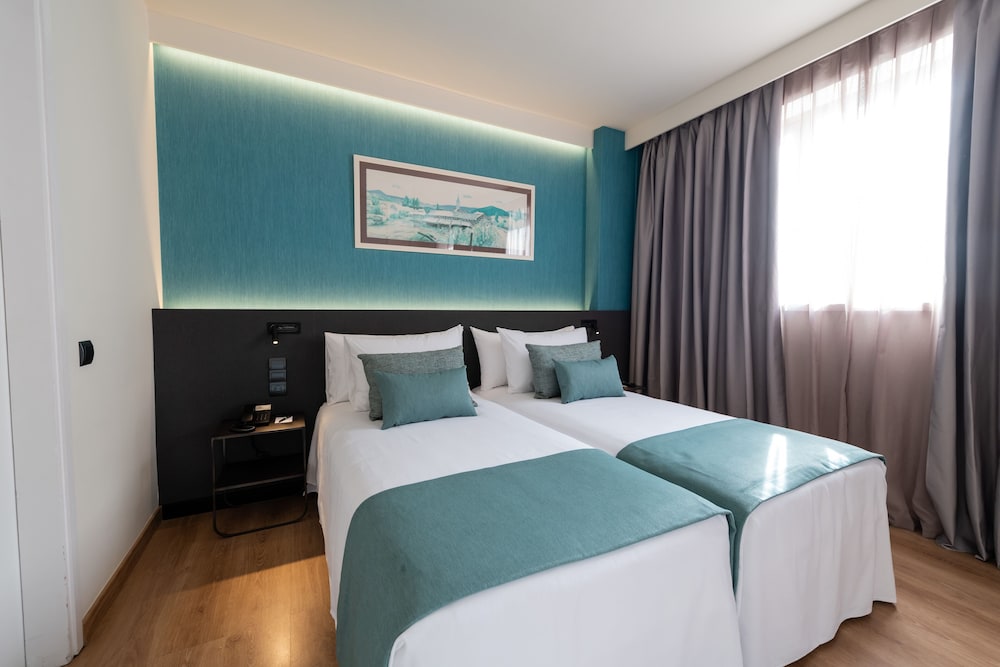 Atenea Barcelona Aparthotel 16