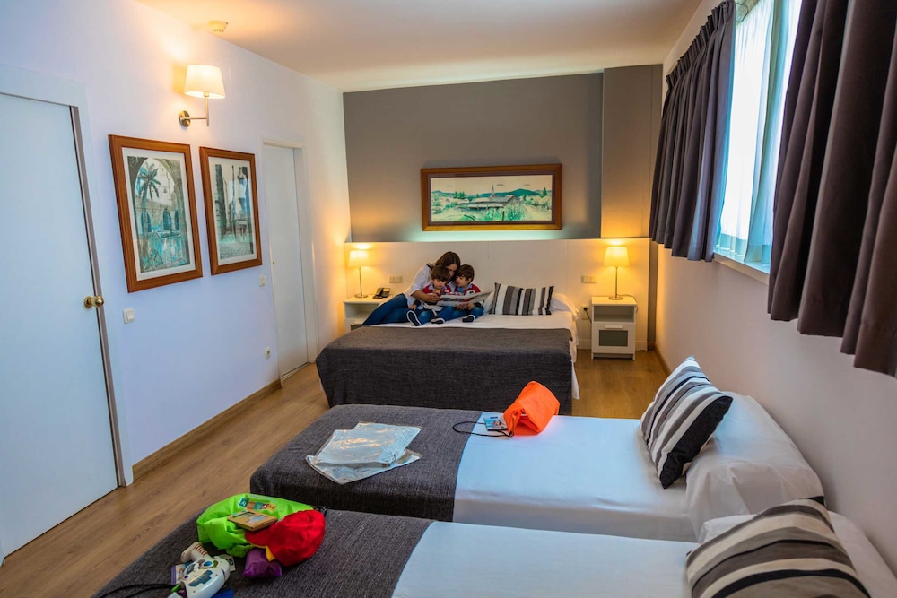 Atenea Barcelona Aparthotel 10