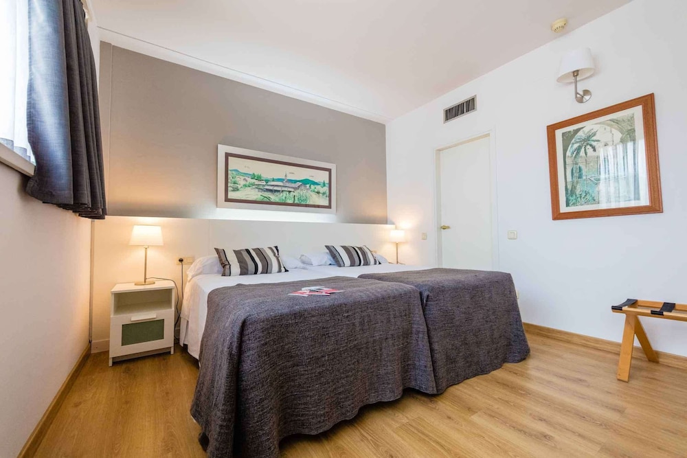 Atenea Barcelona Aparthotel 24