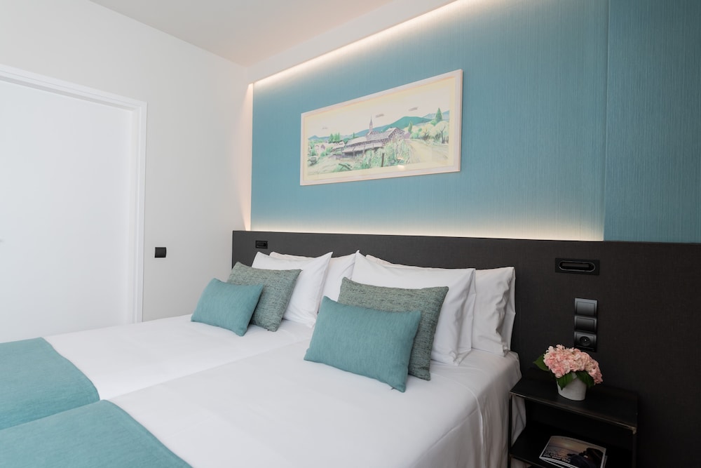Atenea Barcelona Aparthotel 19