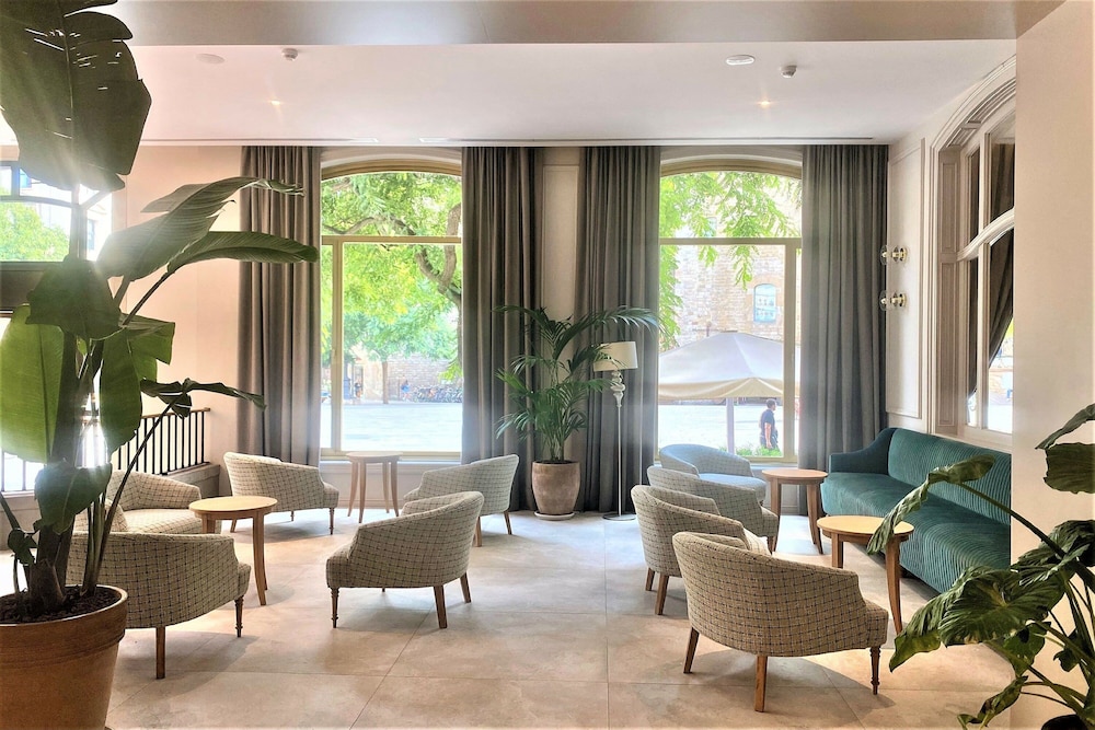 Lamaro Hotel 8