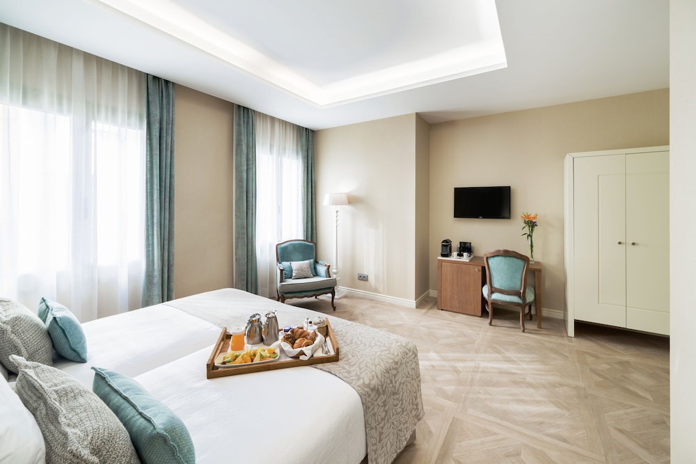 Lamaro Hotel 23