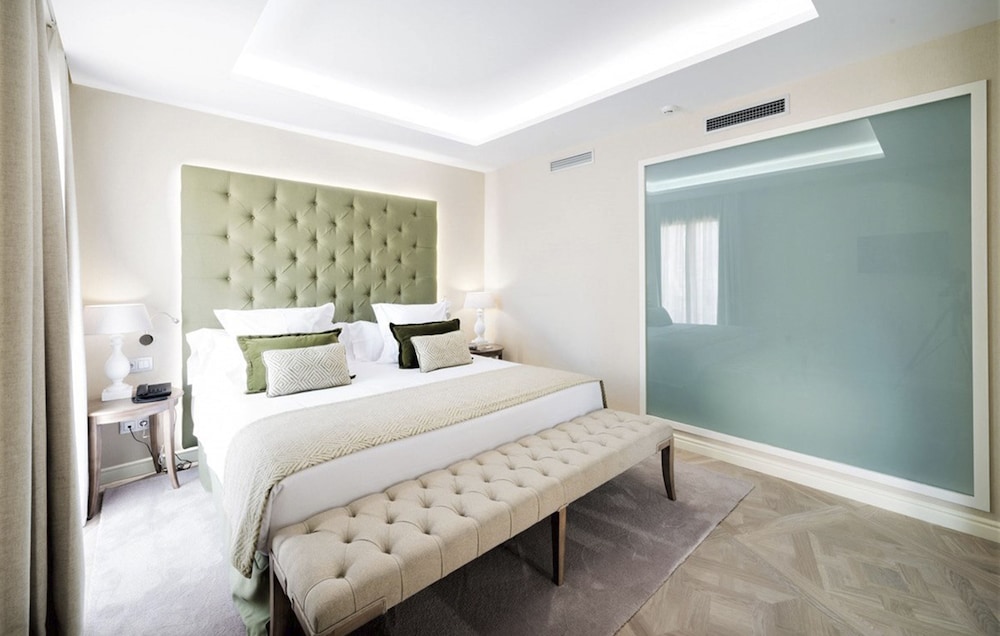 Lamaro Hotel 12