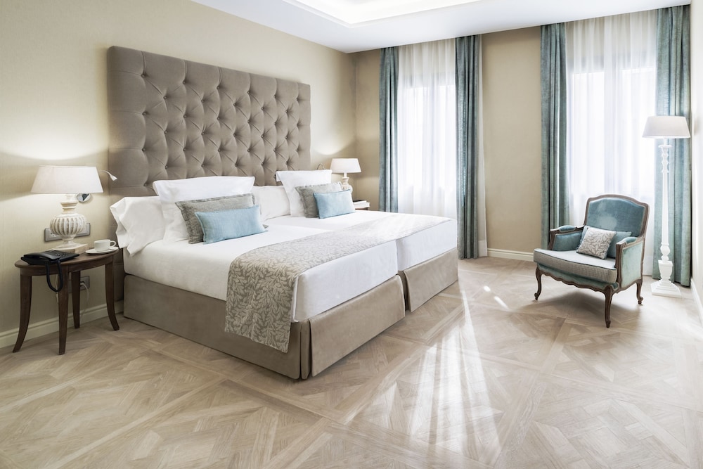 Lamaro Hotel 22