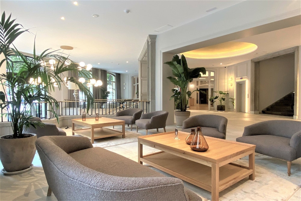 Lamaro Hotel 9