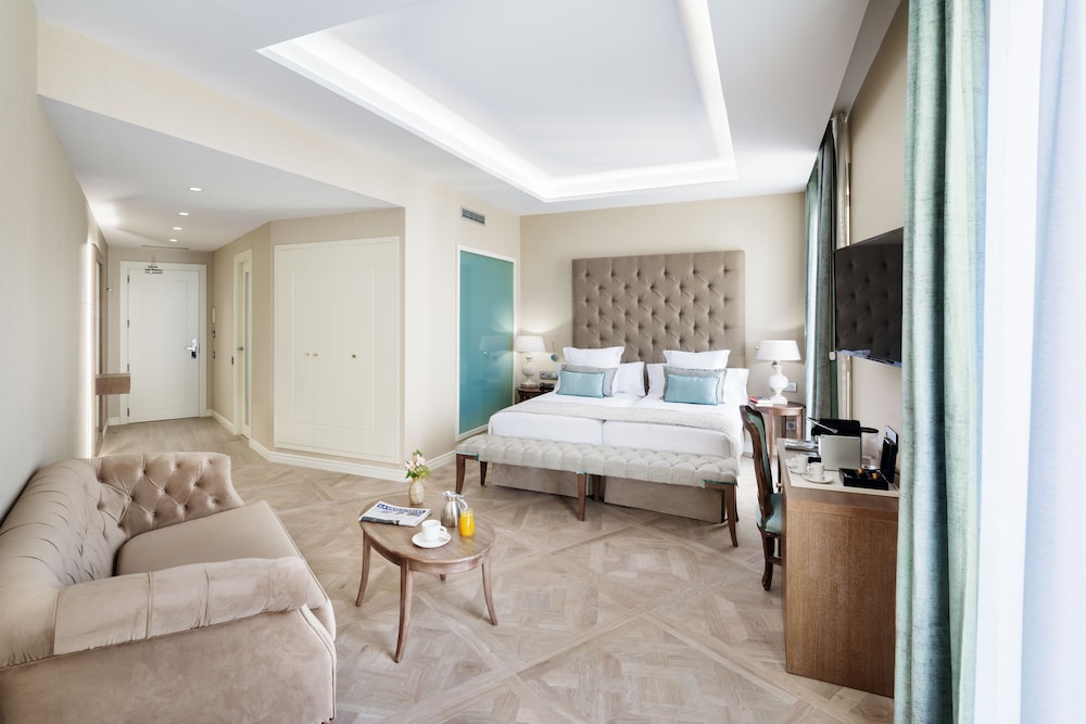Lamaro Hotel 18