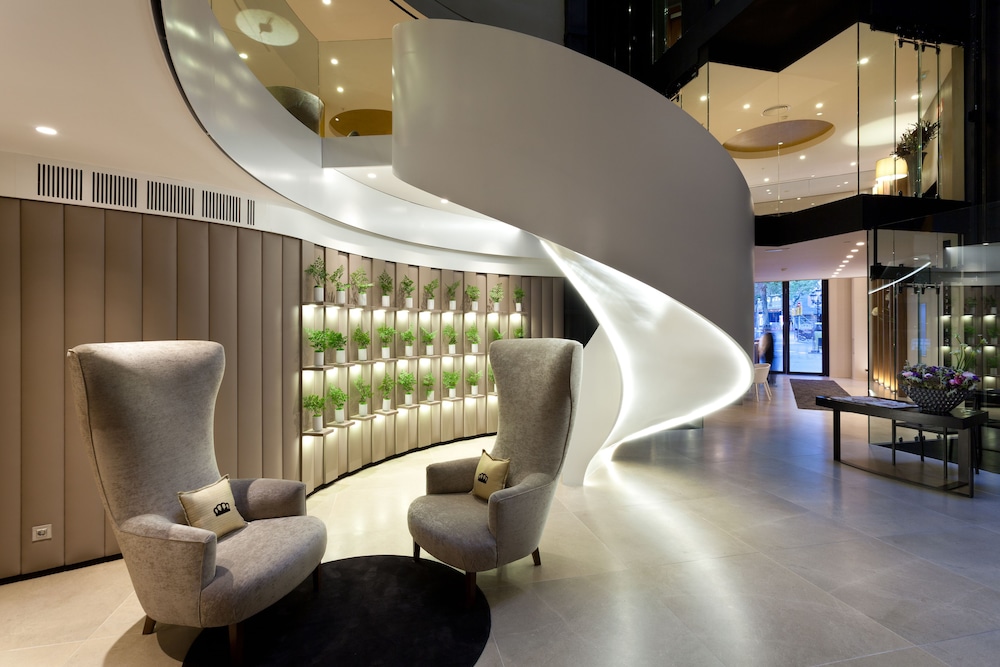 Condes De Barcelona 6