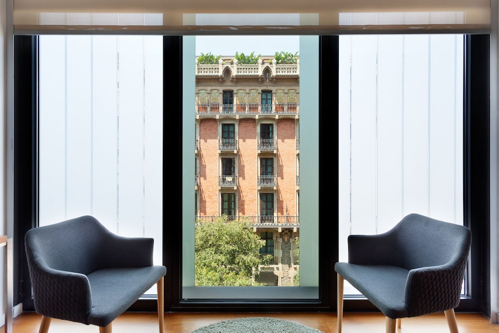 Condes De Barcelona 17