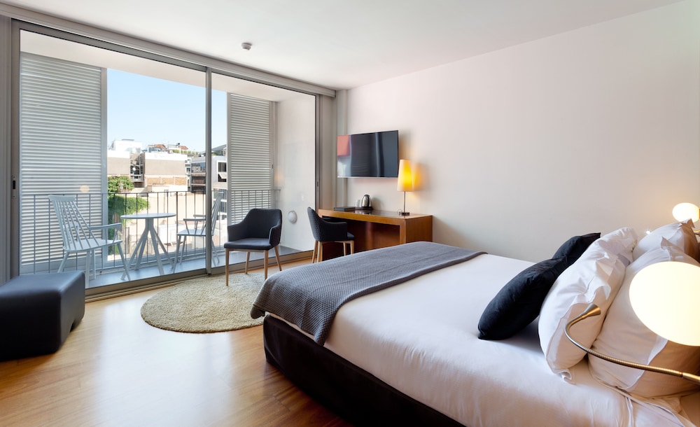 Condes De Barcelona 8