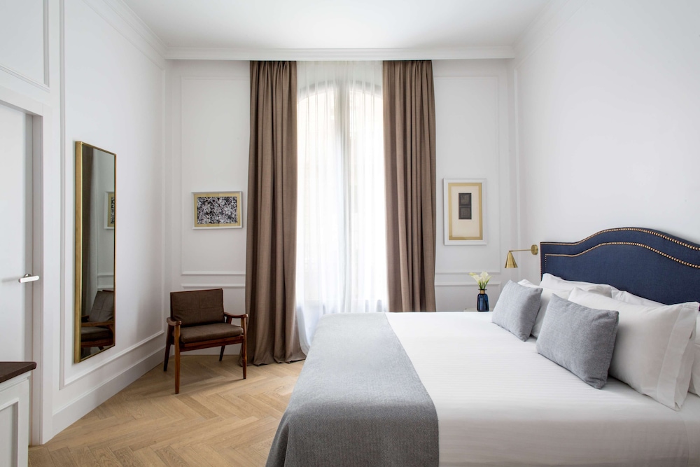 Hotel Midmost 24