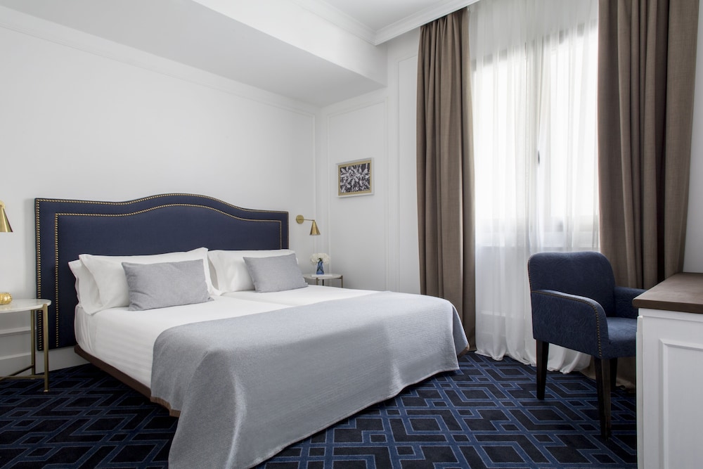 Hotel Midmost 14