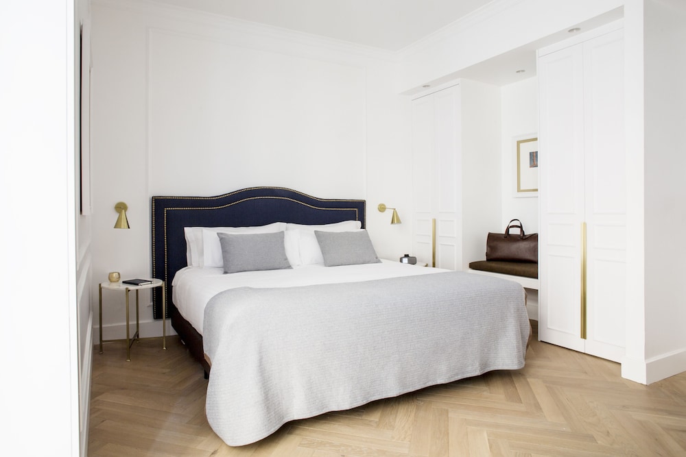 Hotel Midmost 9