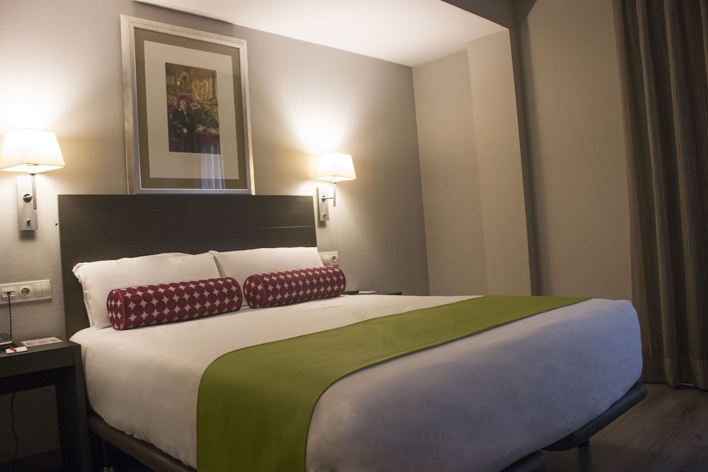Mercure Madrid Centro 8