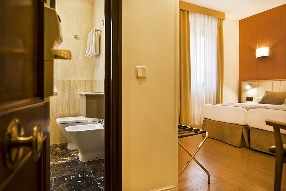 Hotel Los Condes 8