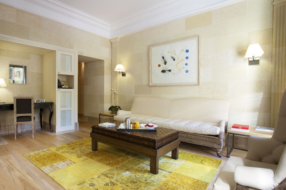 Majestic Hotel & Spa 10