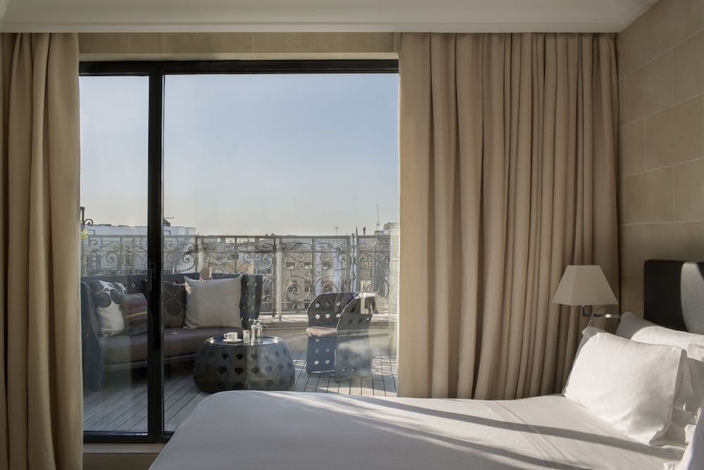 Majestic Hotel & Spa 11