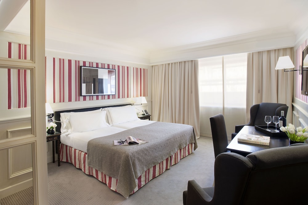 Majestic Hotel & Spa 19