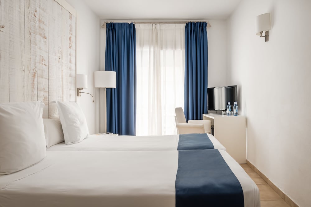 Hotel Medium Sitges Park 18