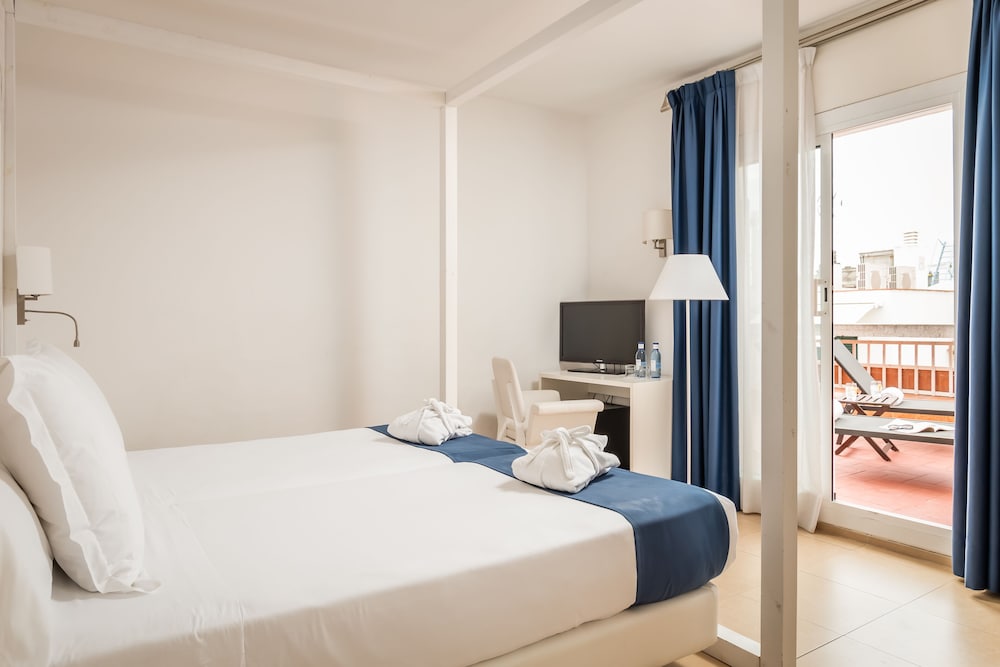 Hotel Medium Sitges Park 8