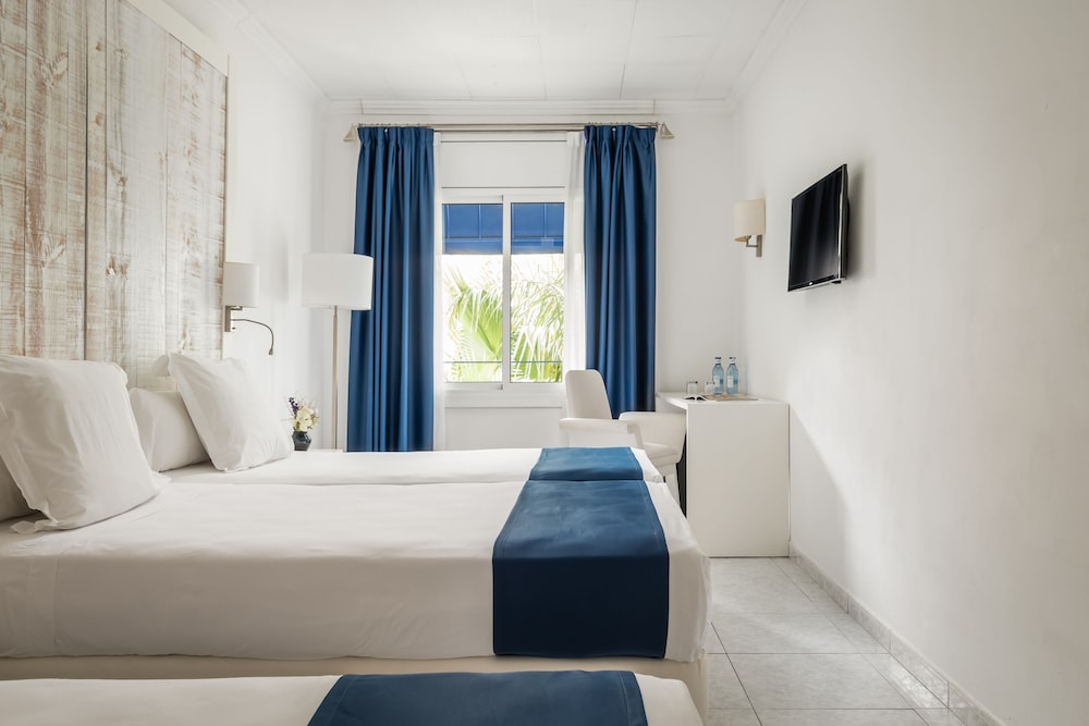 Hotel Medium Sitges Park 24