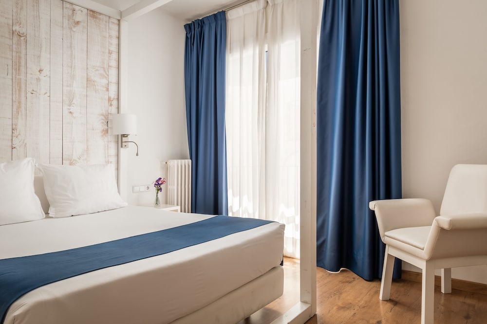 Hotel Medium Sitges Park 13