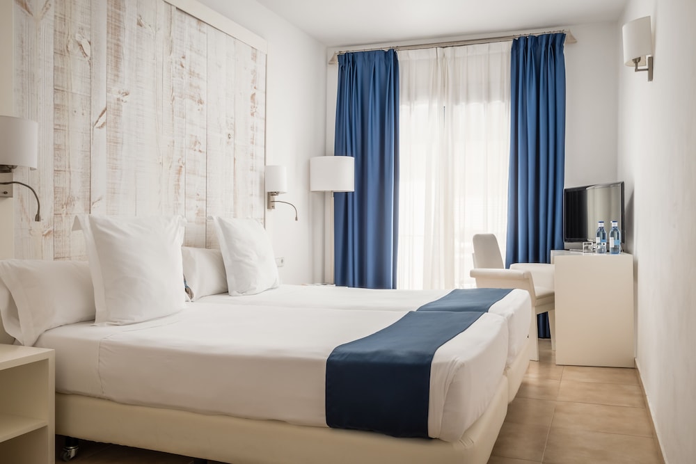 Hotel Medium Sitges Park 19