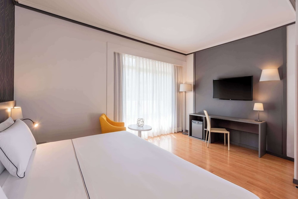 Hotel Madrid Plaza España Affiliated by Meliá 10