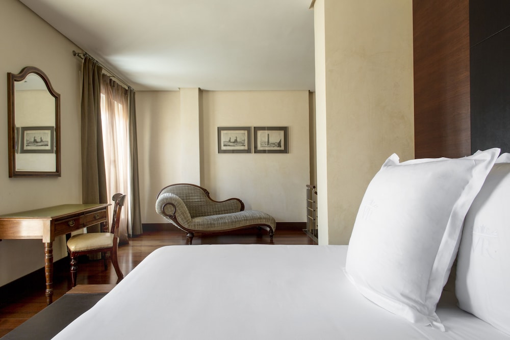 Hotel Villa Real 13