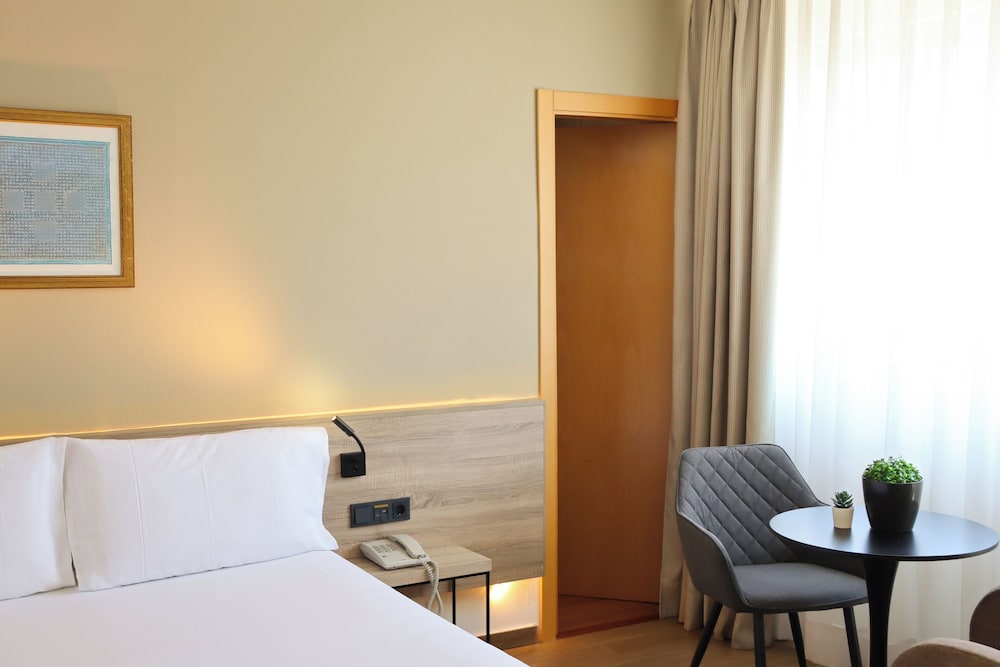 EuroHotel Barcelona Diagonal Port 8