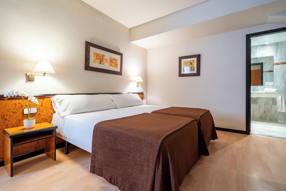 Glories Hotel 5