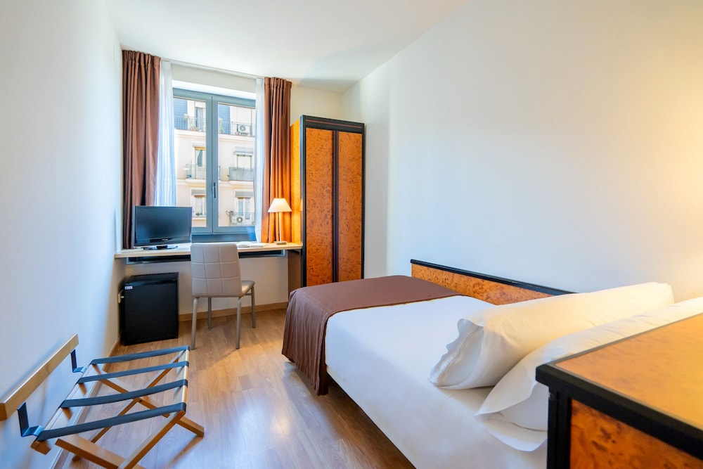 Glories Hotel 3