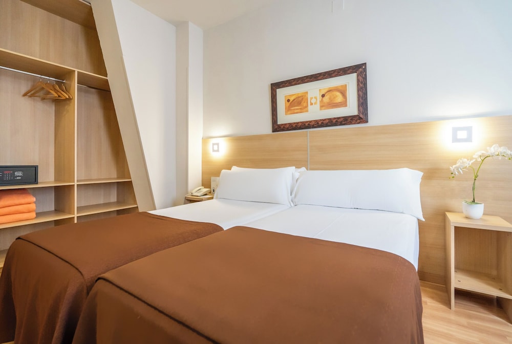 Glories Hotel 9