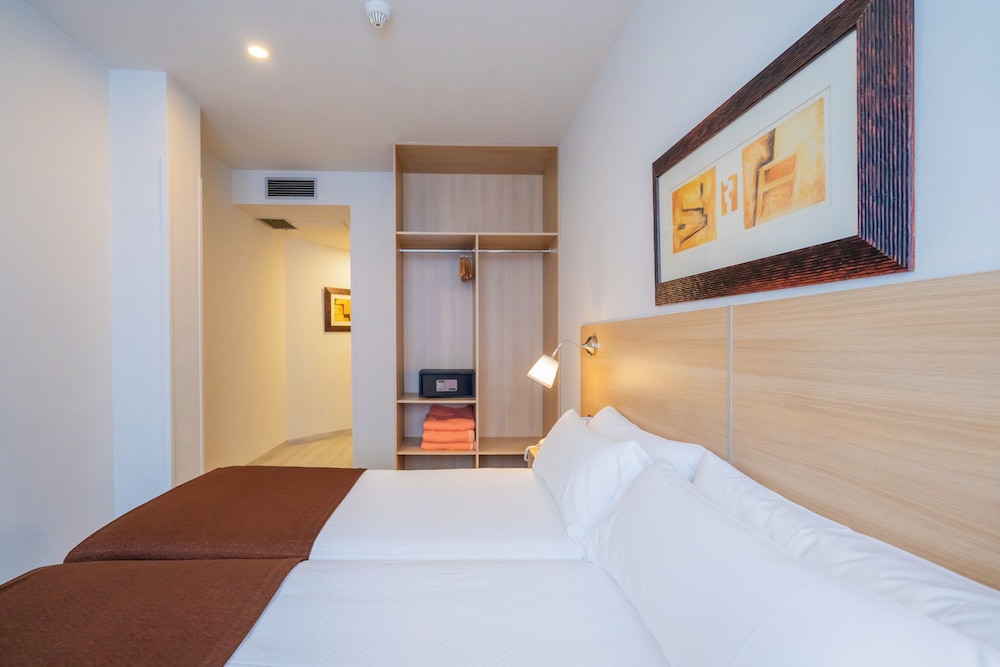 Glories Hotel 12