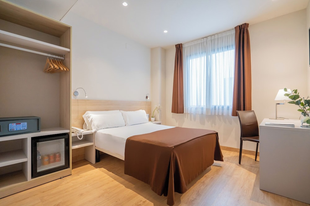 Glories Hotel 22