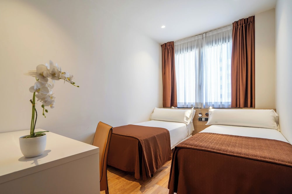 Glories Hotel 14