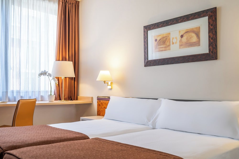 Glories Hotel 6