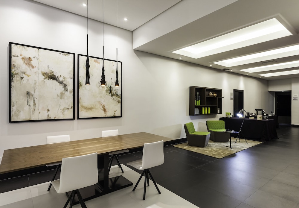 Hotel ILUNION Suites Madrid 7