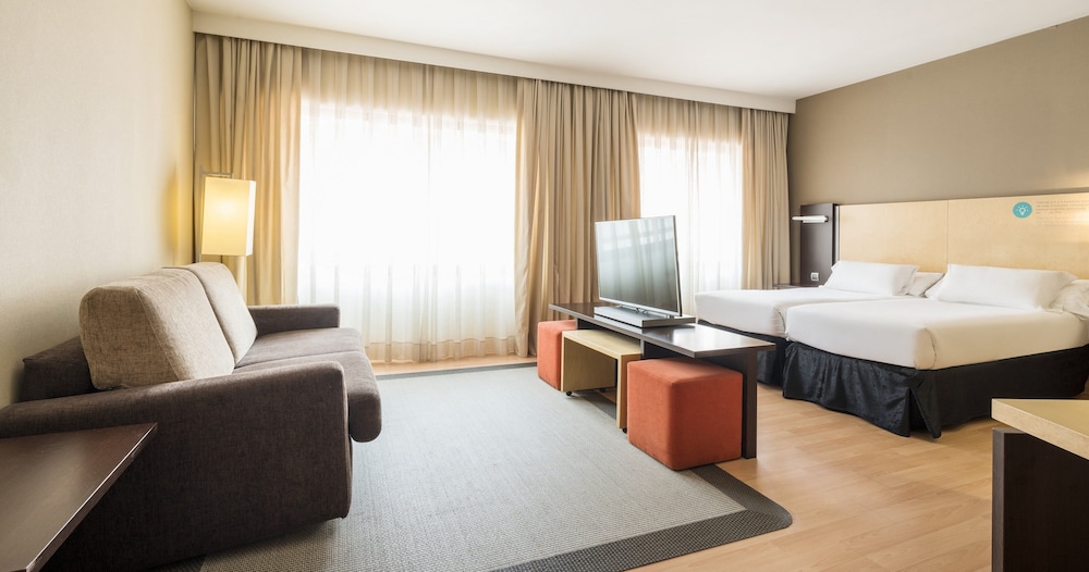 Hotel ILUNION Suites Madrid 21