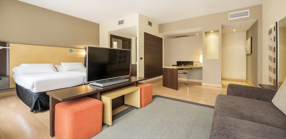 Hotel ILUNION Suites Madrid 19