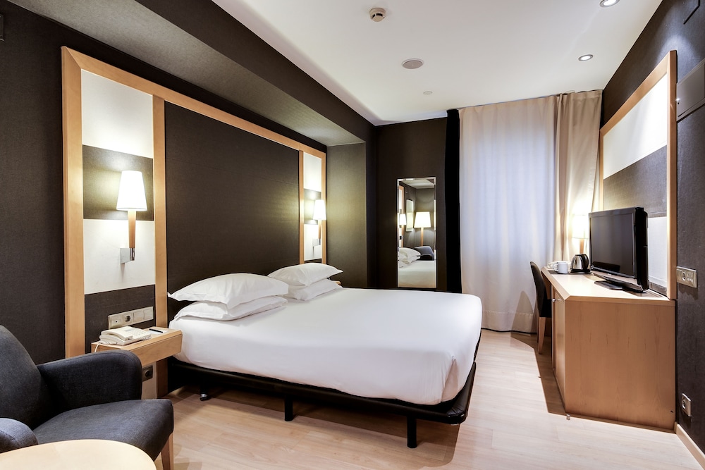 Hotel Barcelona Universal 18
