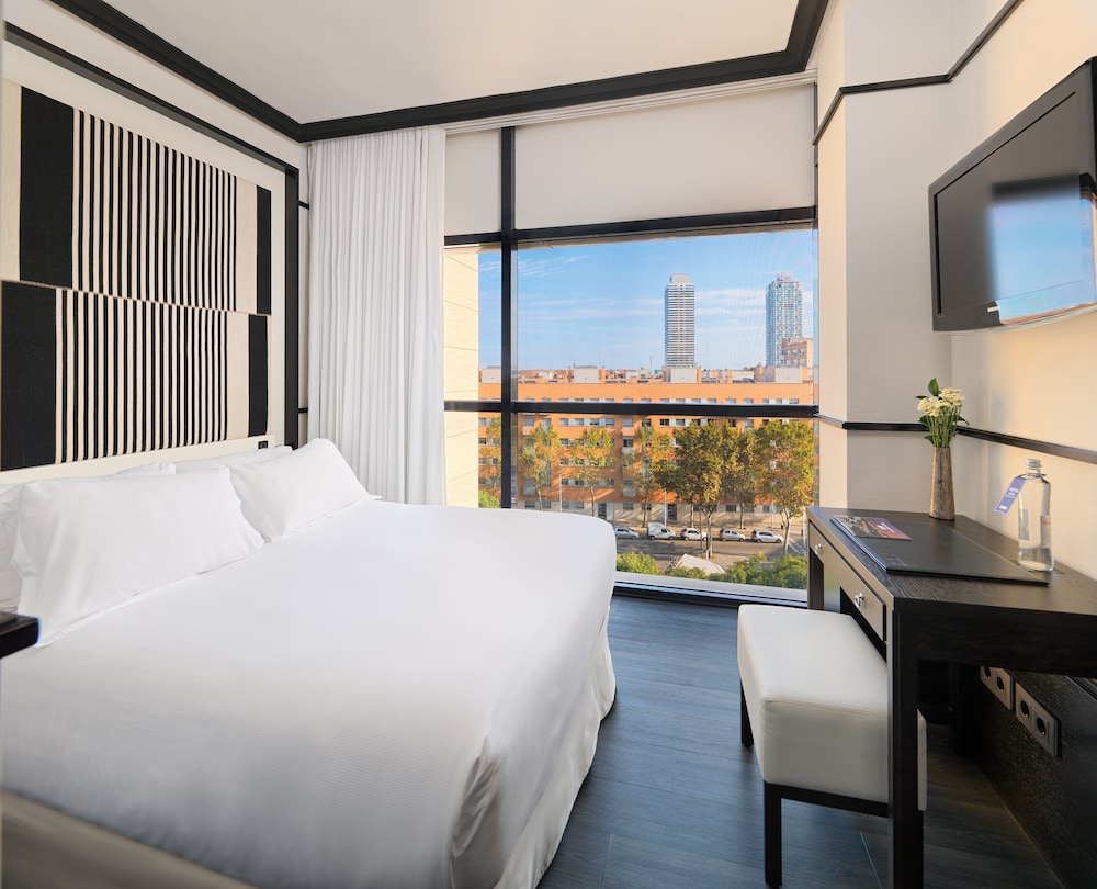 H10 Marina Barcelona 12
