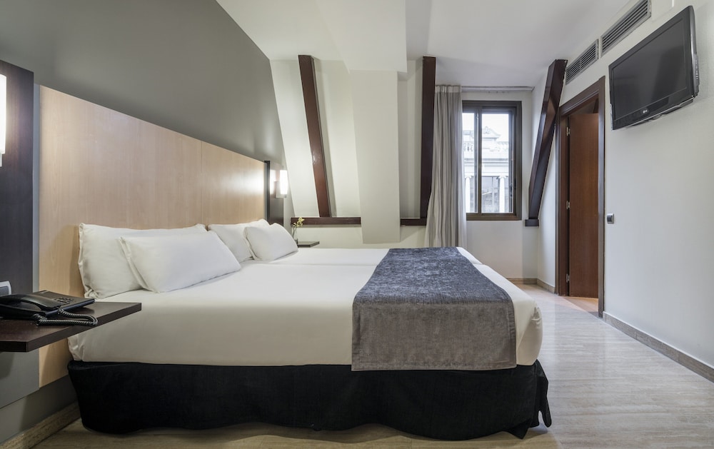 Hotel ILUNION Almirante 17