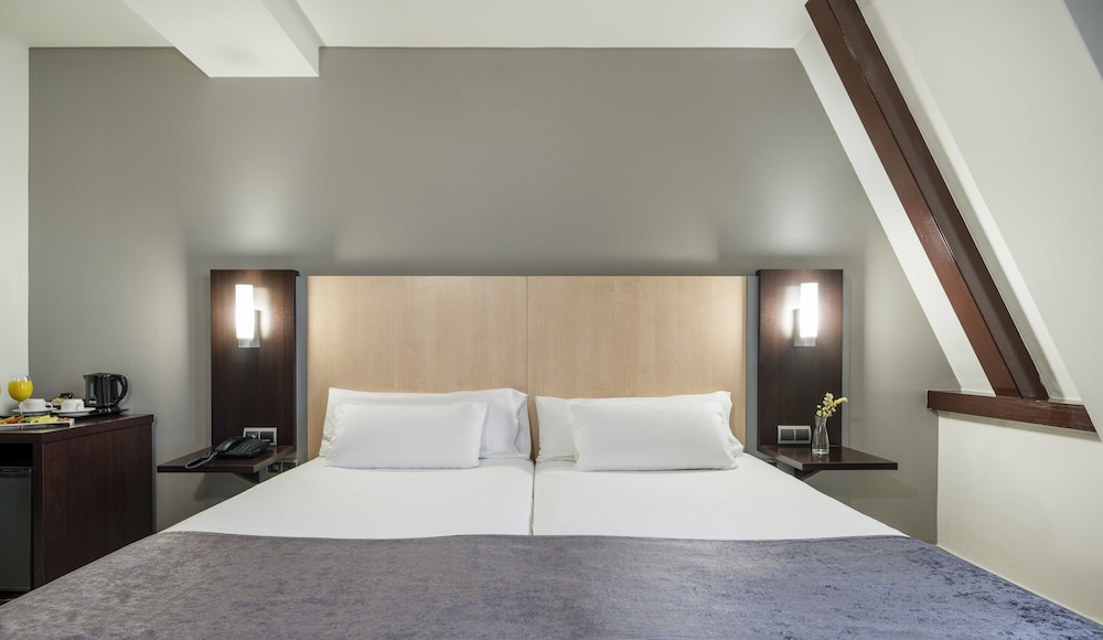 Hotel ILUNION Almirante 12
