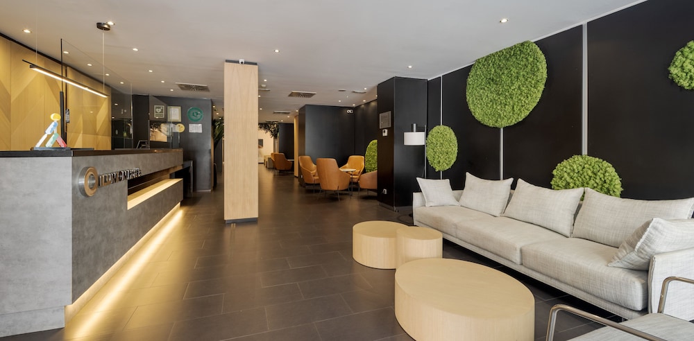 Hotel ILUNION Almirante 1