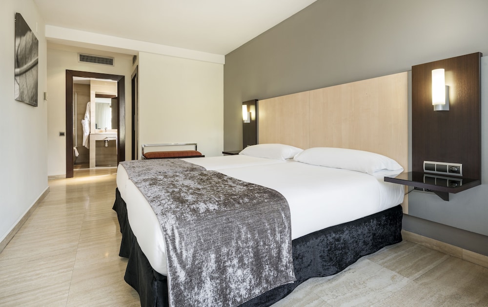 Hotel ILUNION Almirante 15