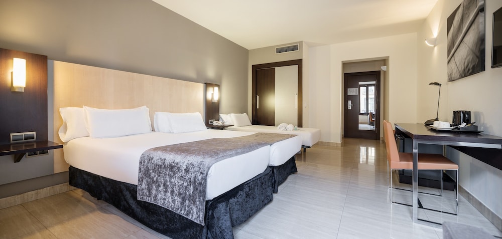 Hotel ILUNION Almirante 11